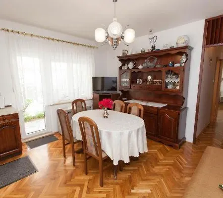 Apartamento Bujan *